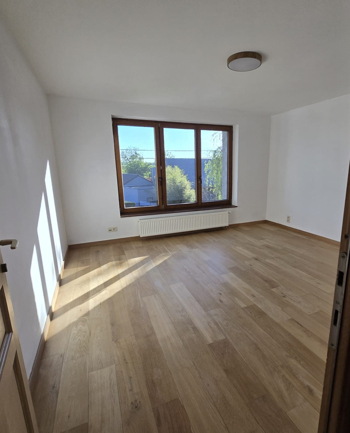 Large 400 m² family home · 5 bedrooms · 10 min from Namur