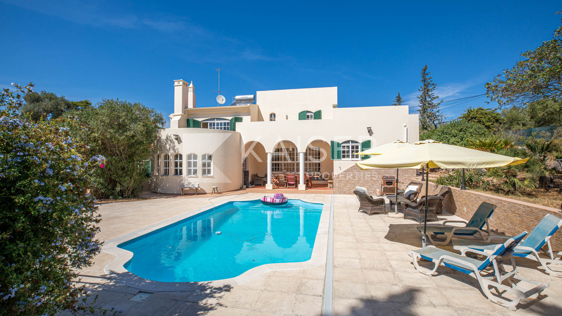 5 bedroom Villa house in Alcantarilha, Portugal – KP1379