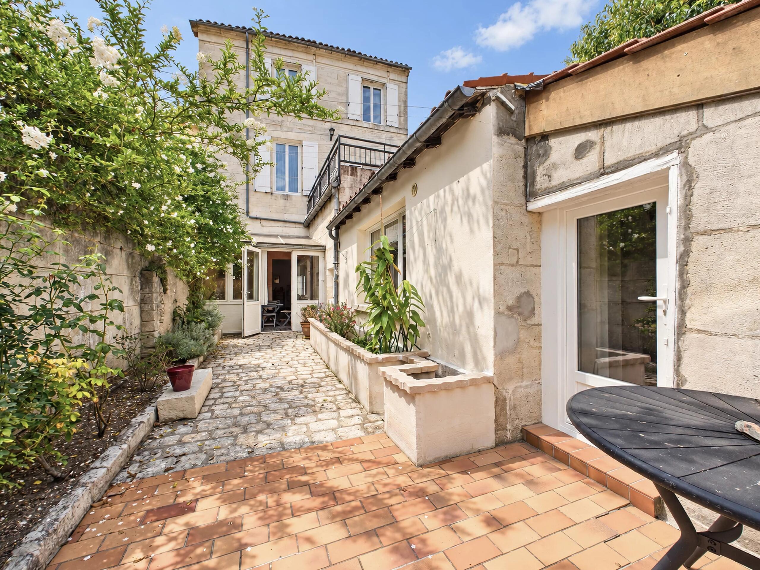Spacious Town House with Garden and Double Garage, Nouvelle-Aquitaine – France – BVI84465