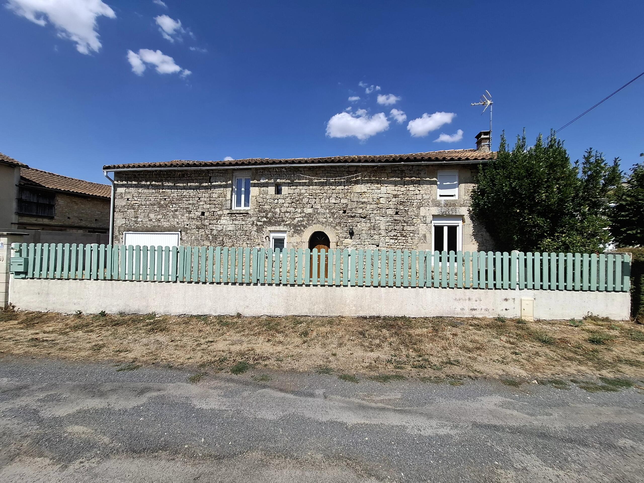 Charming 3-Bedroom Village House, Nouvelle-Aquitaine – France – BVI86927