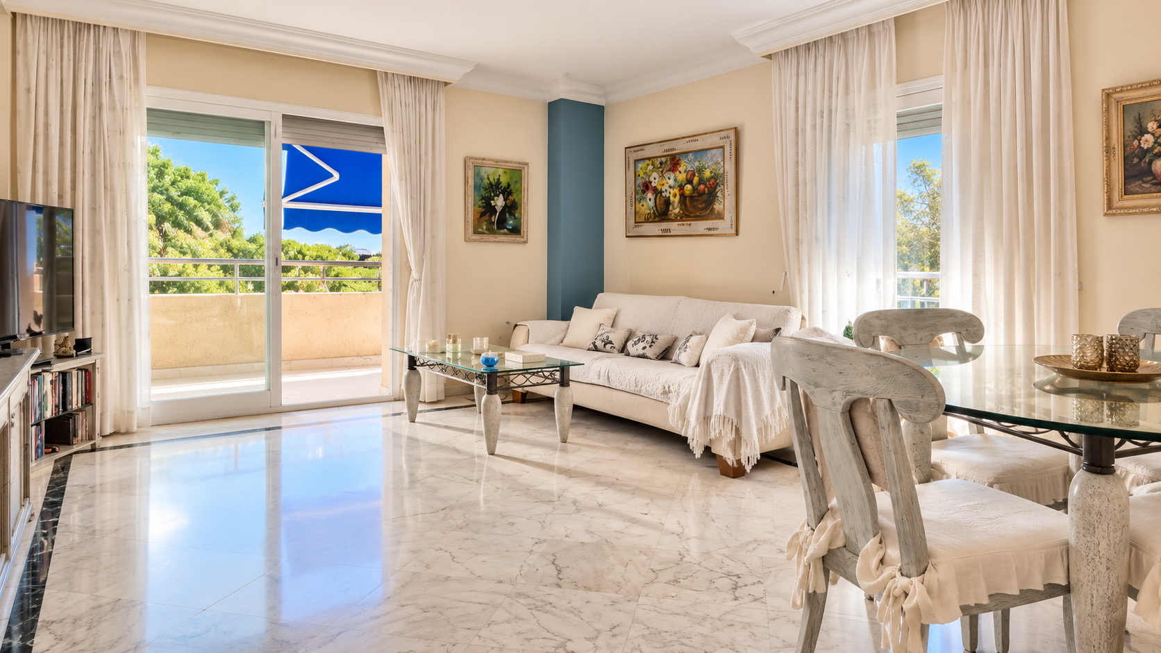 2 bedroom Apartment in Marbella, Malaga, Spain – 428-05697P