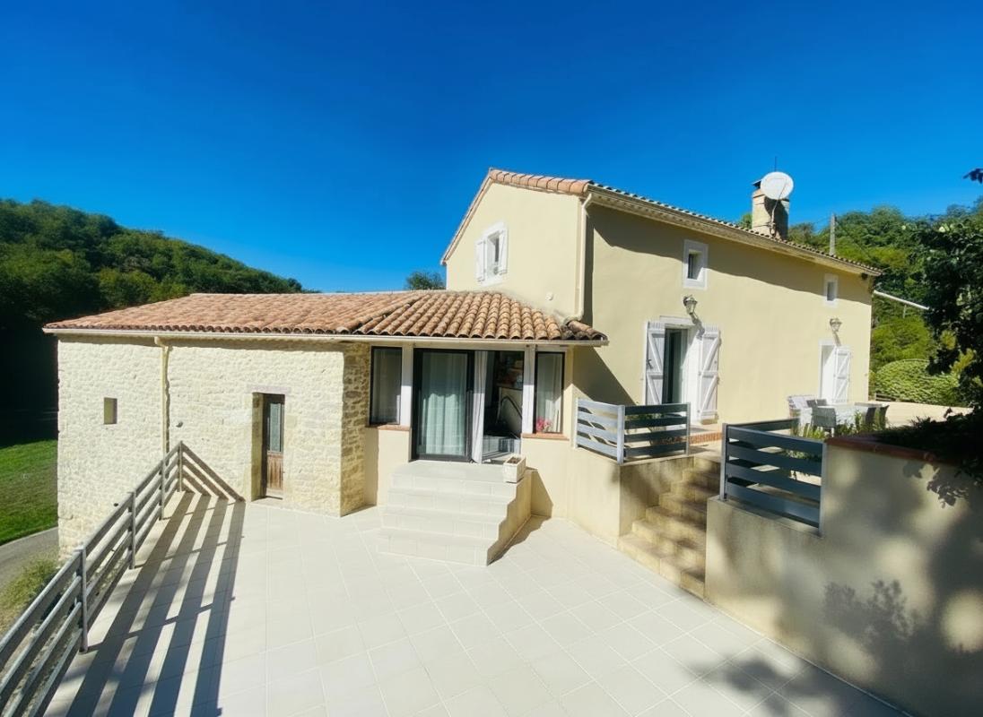 2 bedroom maison in Cahors, Lot, France