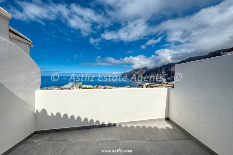 2 bedroom apartment in Edf Ergondi, Puerto De Santiago, Spain – AAEP1921