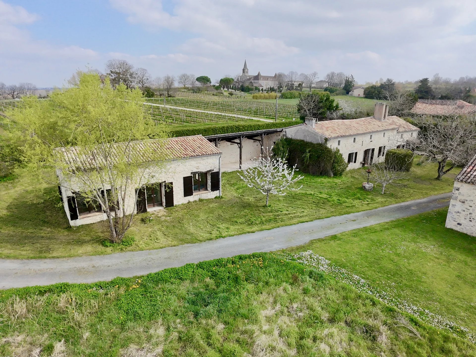 Two charming stone properties, Nouvelle-Aquitaine – France – BVI79929