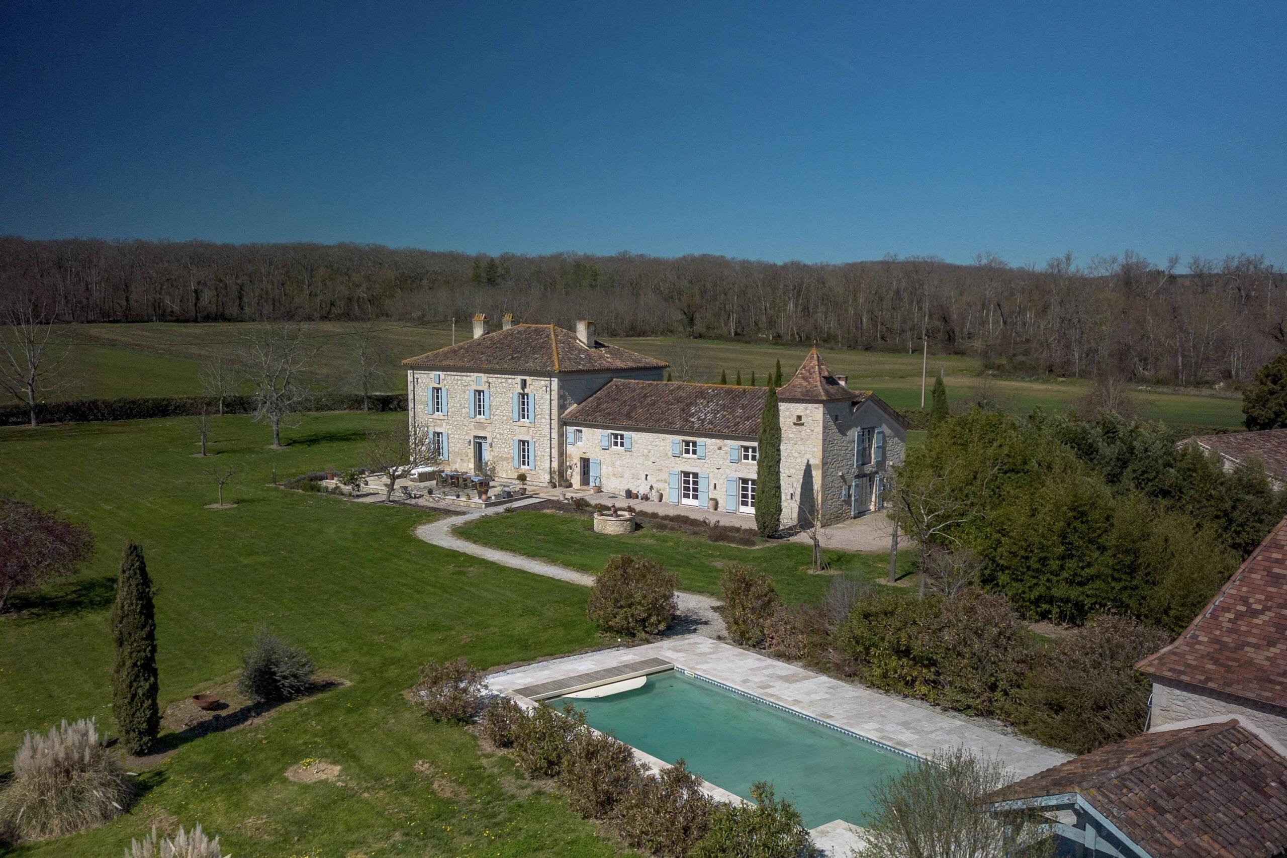 Luxury Manor House with Pool, Pigeonnier and 3.5 Acres – Near Lectoure, Gers, Southwest France, Occitanie – France – BVI83043