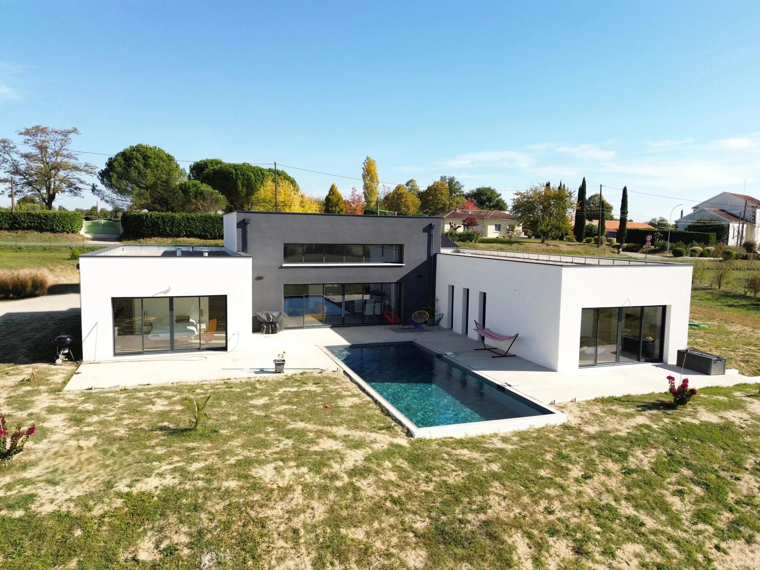 Contemporary single-storey home with pool and large plot – Miramont-de-Guyenne, Nouvelle-Aquitaine – France – BVI83239