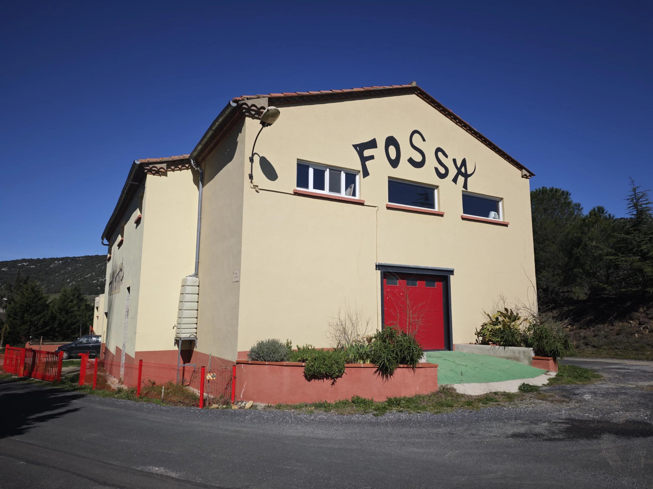 A former wine cooperative building converted into an artist’s studio with living space, Occitanie – France – BVI84732