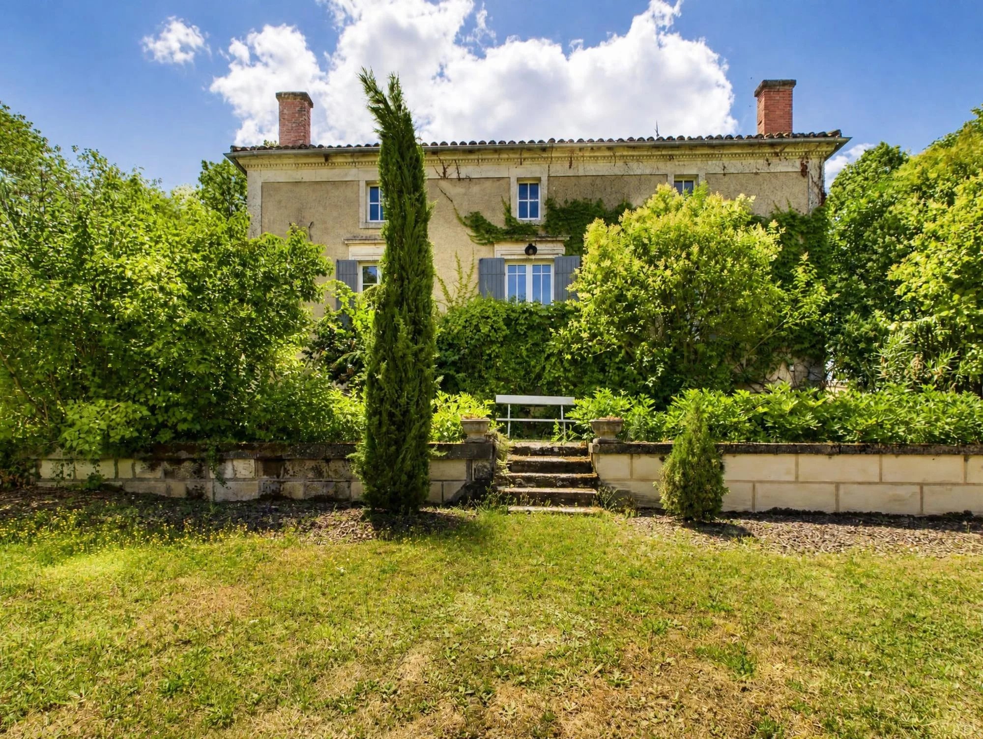 Elegant Period Residence with Exceptional Lifestyle Potential, Nouvelle-Aquitaine – France – BVI84876