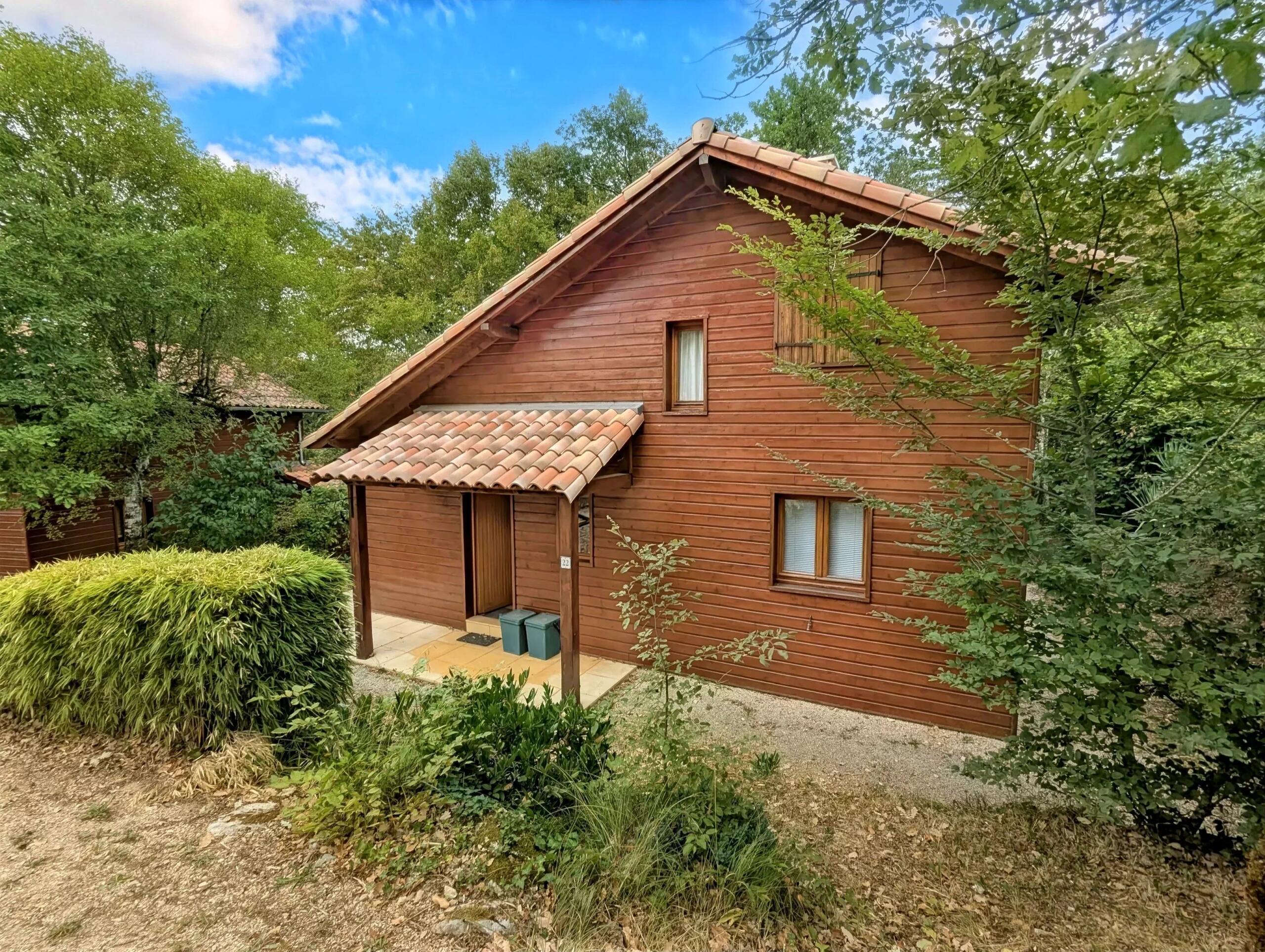 Turnkey 2-bedroom chalet in a prestigious golf and leisure resort in the Dordogne Valley, Occitanie – France – BVI86706
