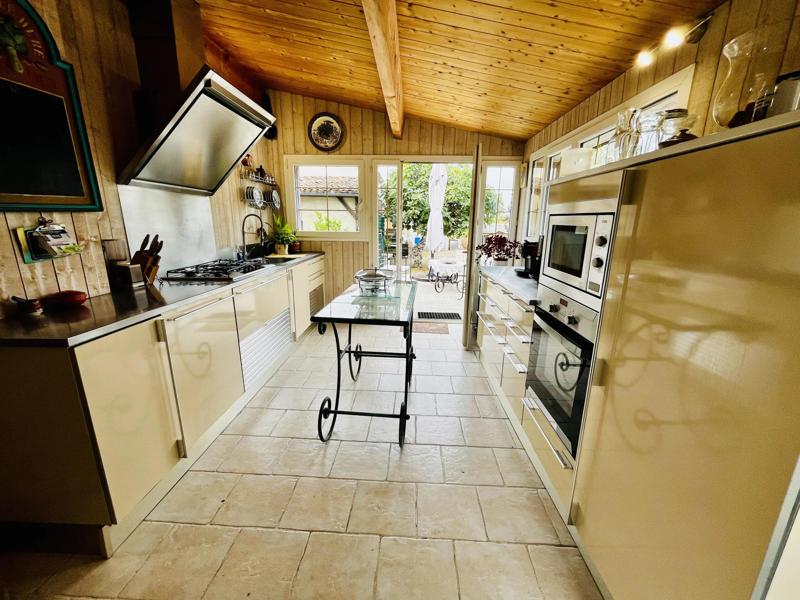 Spacious home with guest accommodation potential, mature garden and extensive outbuildings, Nouvelle-Aquitaine – France – BVI87108