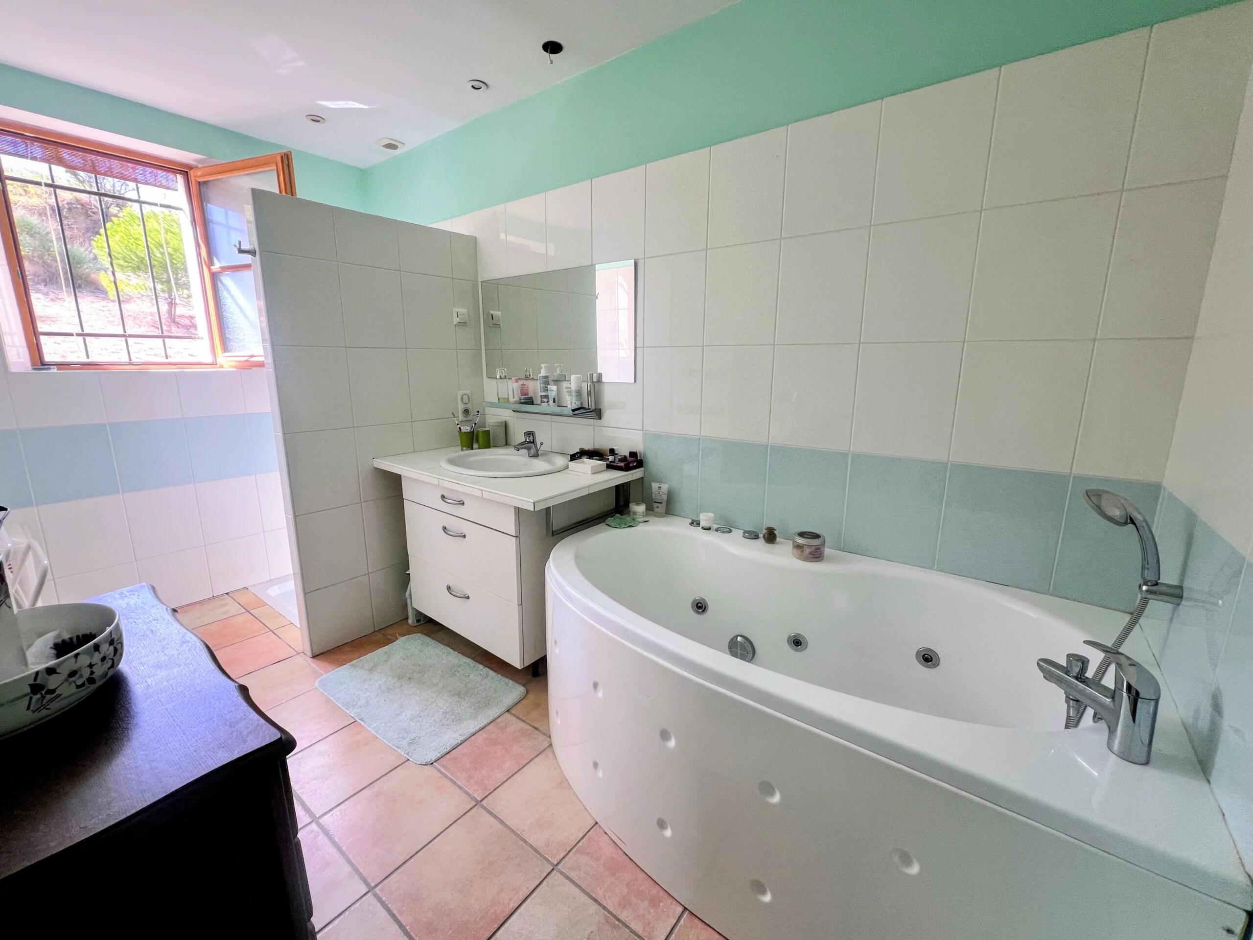 Detached Family Home on a large plot just 10 minutes from Limoux, Occitanie – France – BVI87305