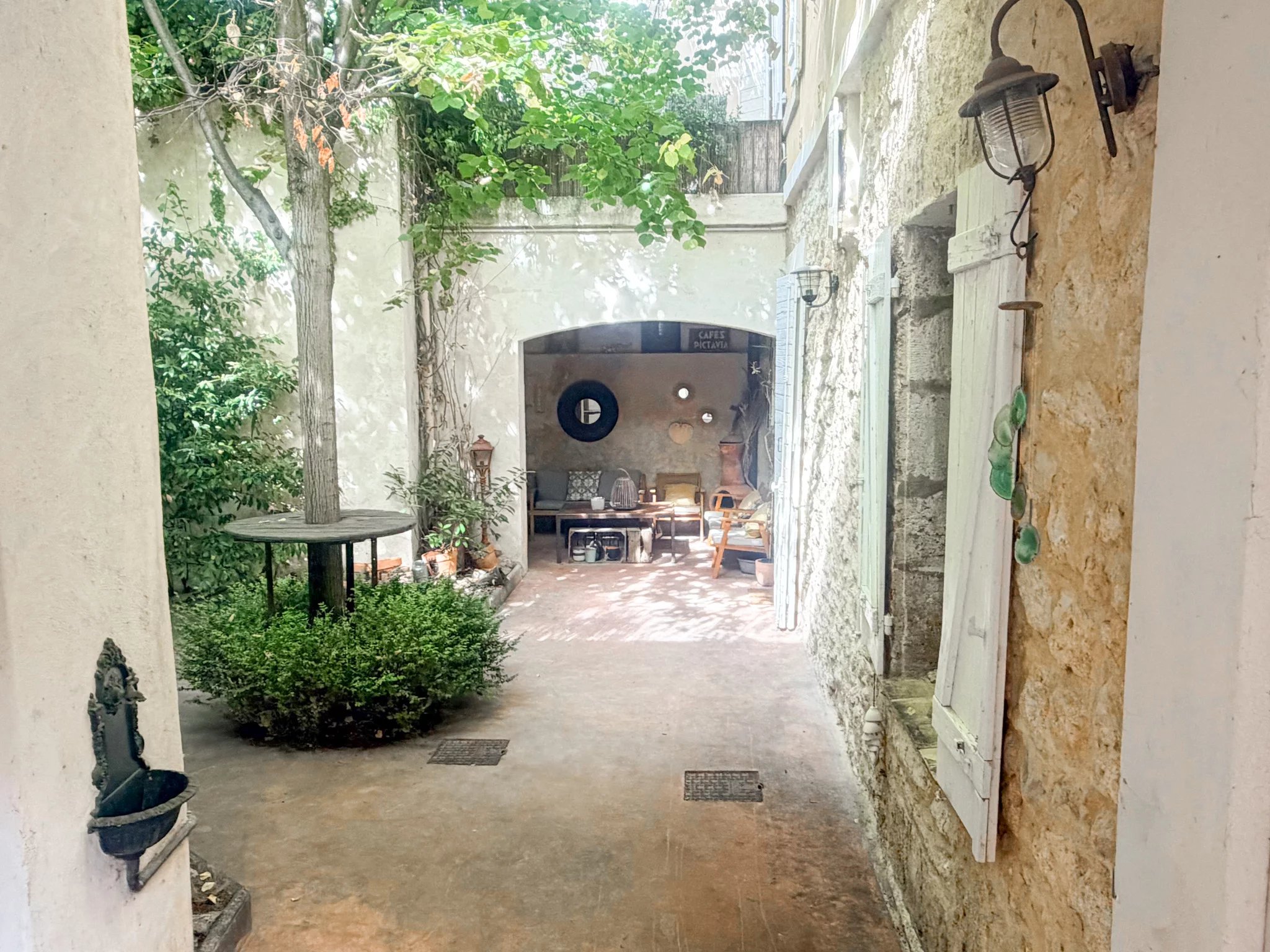 Exceptional Private Residence in La Roque-d’Anthéron, Provence-Alpes-Côte d’Azur – France – BVI87403