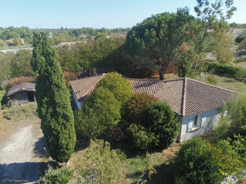 4 bedroom House in Mansle, France – r7613