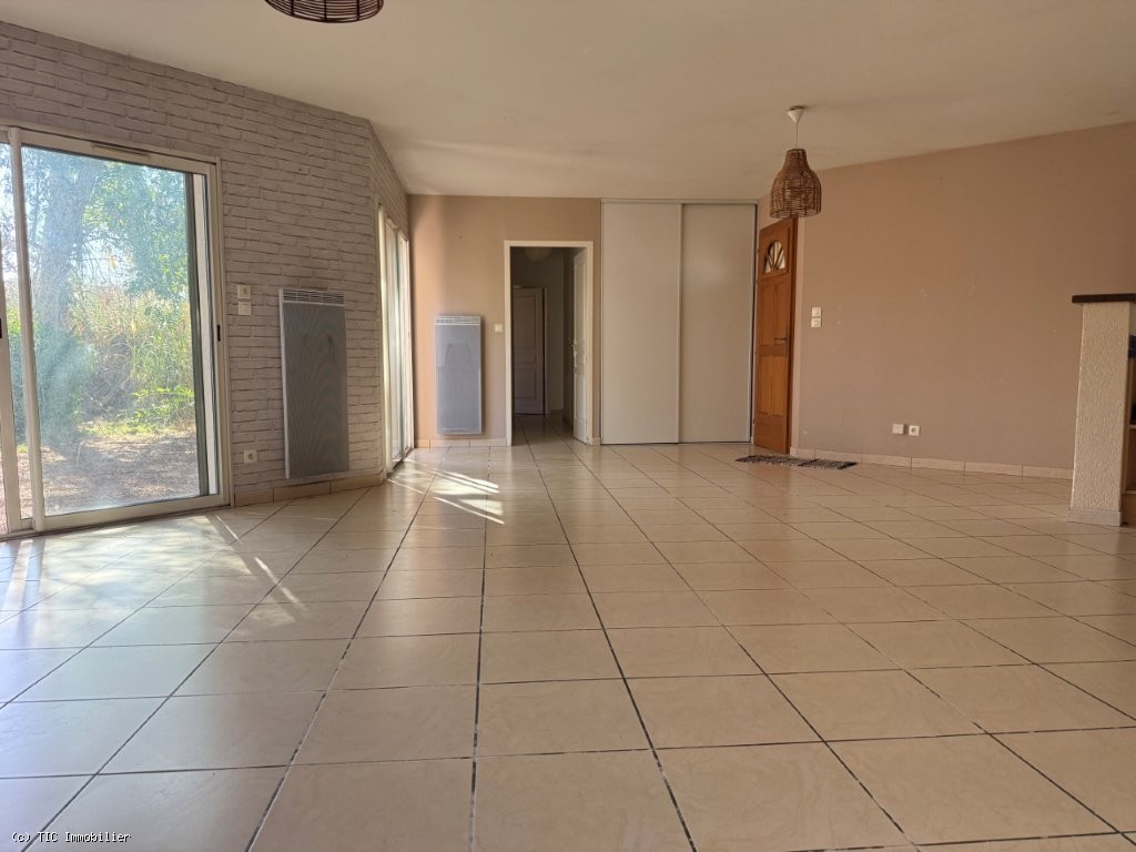 4 bedroom House in Mansle, France – r7613