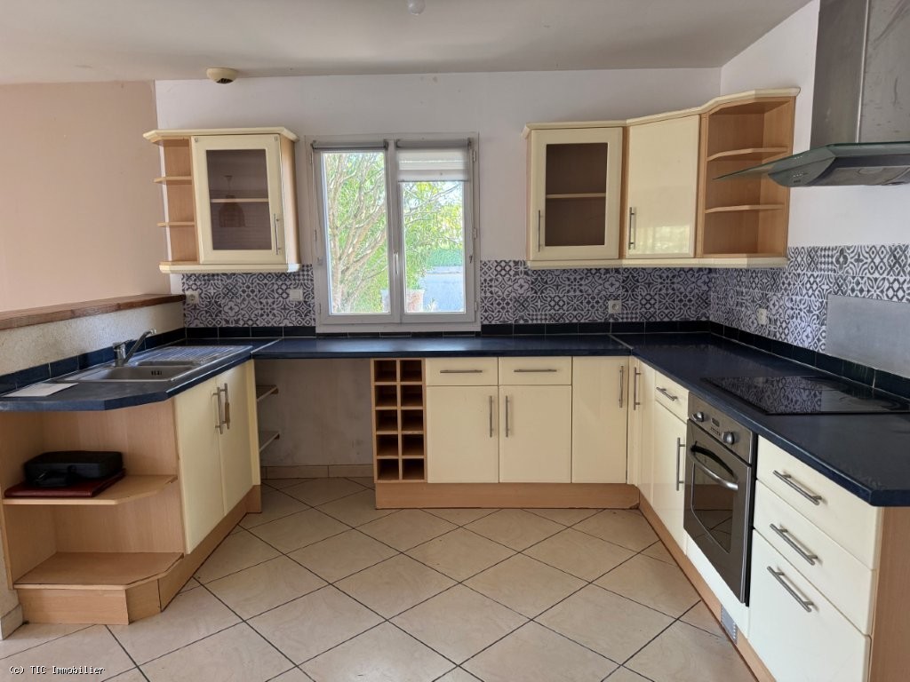 4 bedroom House in Mansle, France – r7613