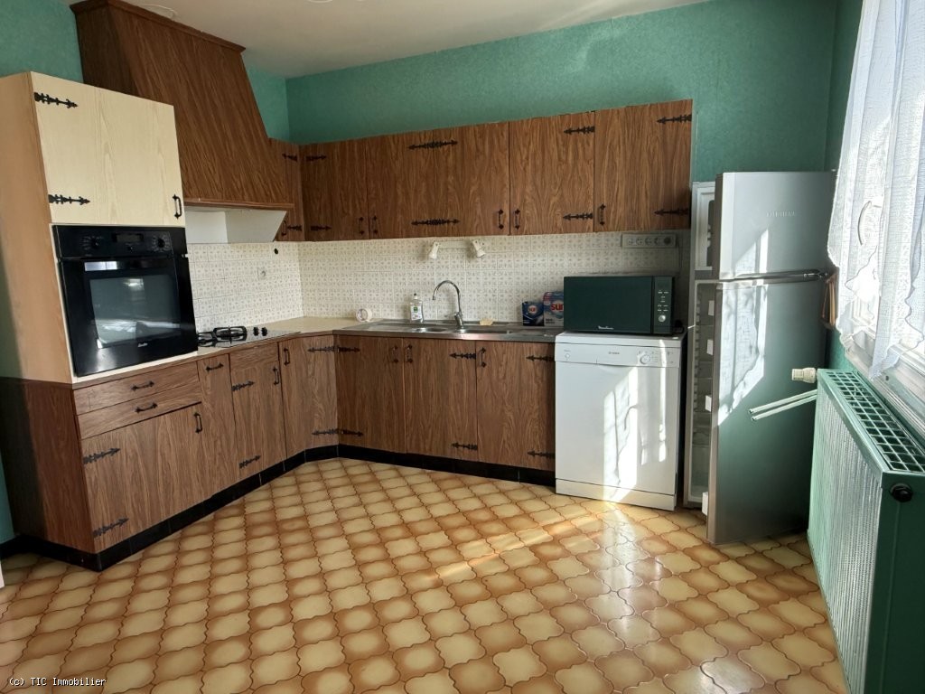 5 bedroom House in Ruffec, France – r7609