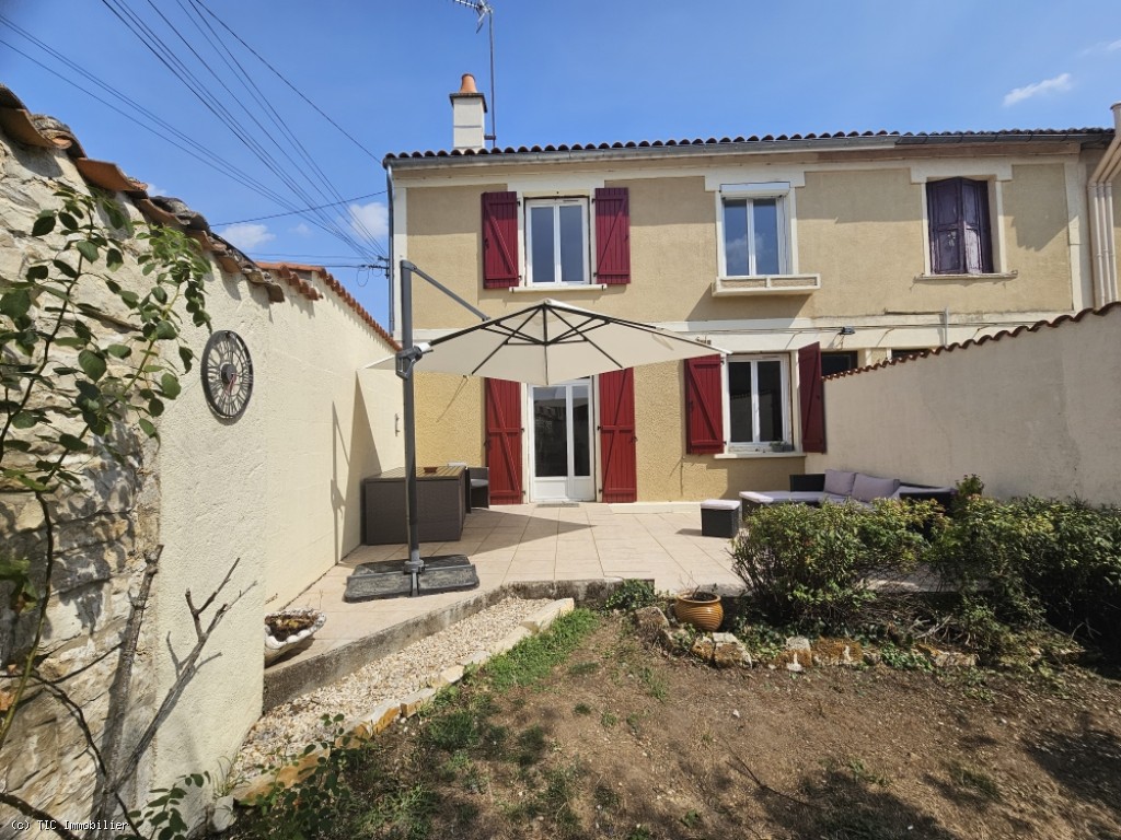3 bedroom House in Aigre, France – r7591
