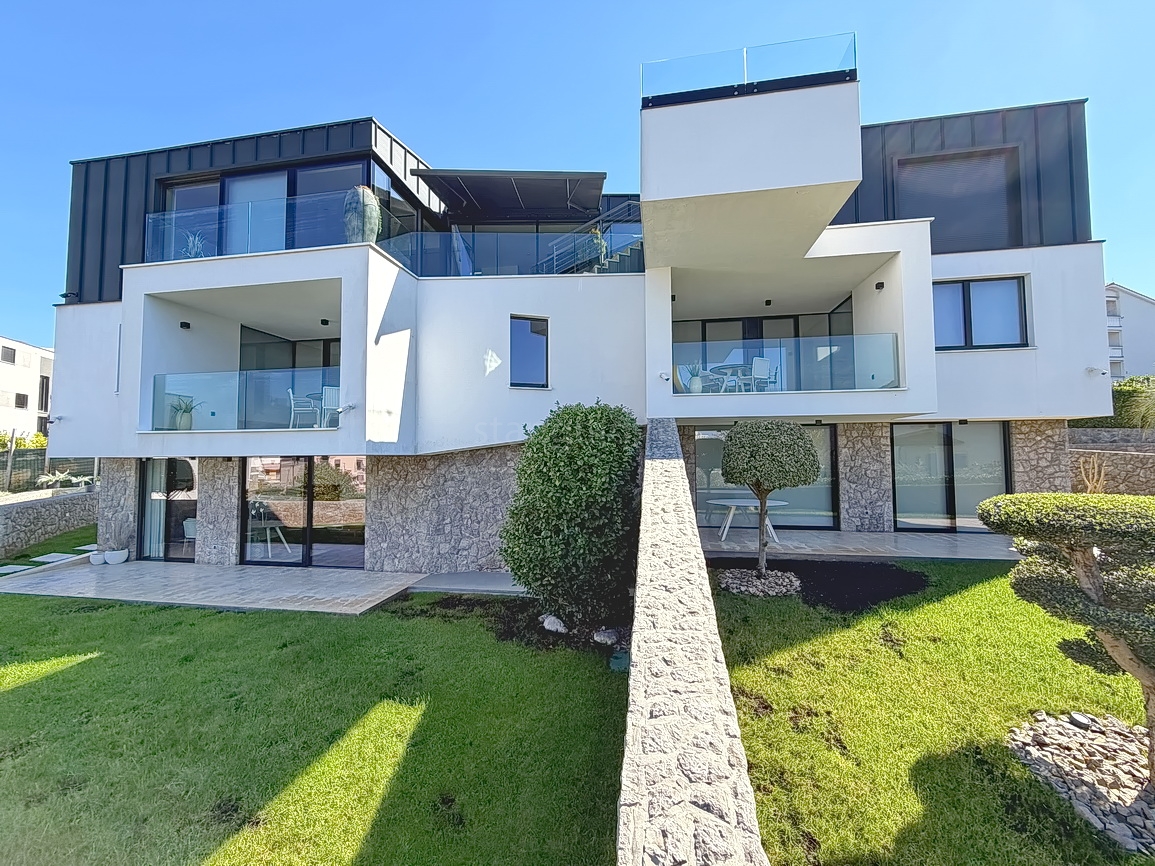 3 bedroom apartment in Malinska-Dubašnica, Croatia – 103732