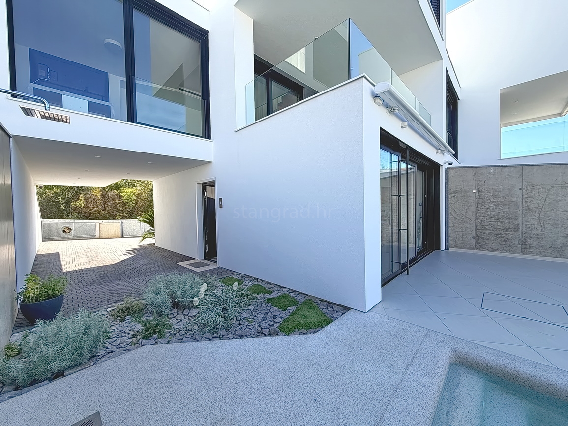 3 bedroom villa in Malinska-Dubašnica, Croatia – 103731