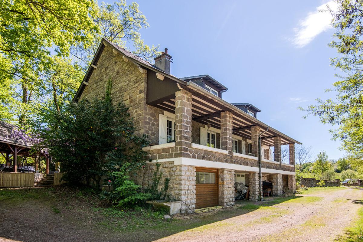 4 bedroom demeure in Saint Pantaleon De Larche, Corrèze, France