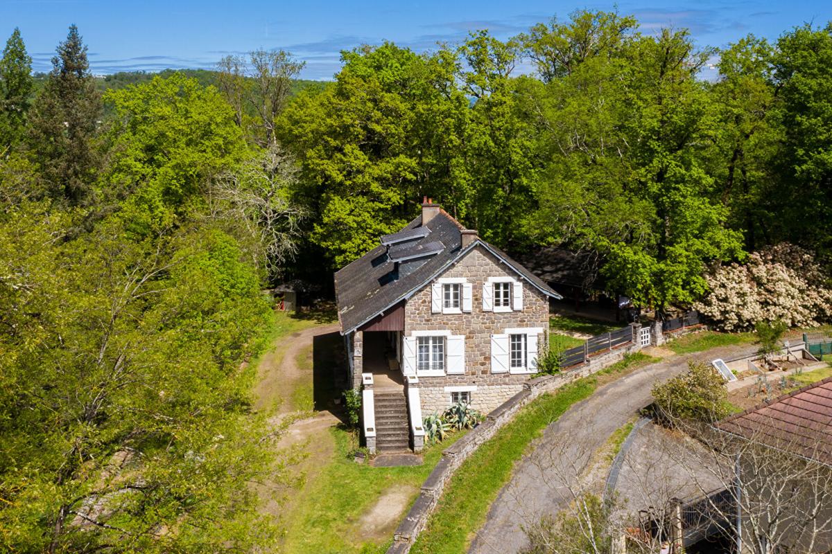 4 bedroom demeure in Saint Pantaleon De Larche, Corrèze, France