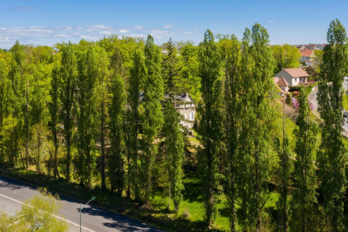 4 bedroom demeure in Saint Pantaleon De Larche, Corrèze, France