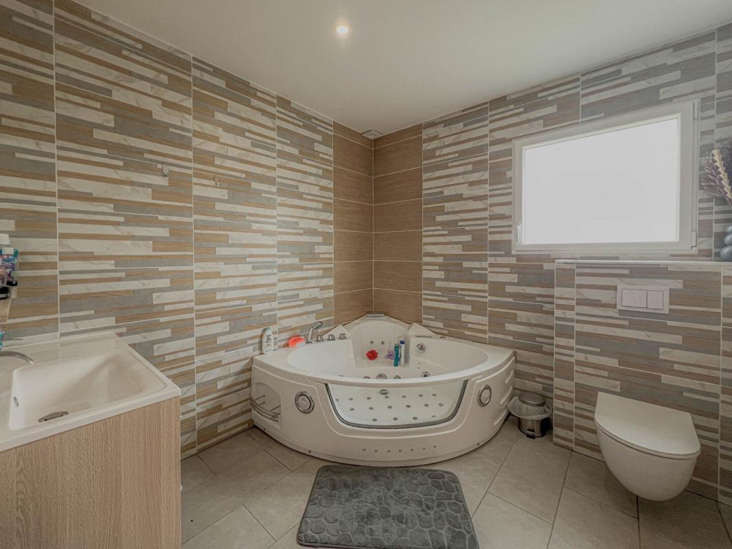 3 bedroom maison recente in Cambo Les Bains, Pyrénées-Atlantiques, France