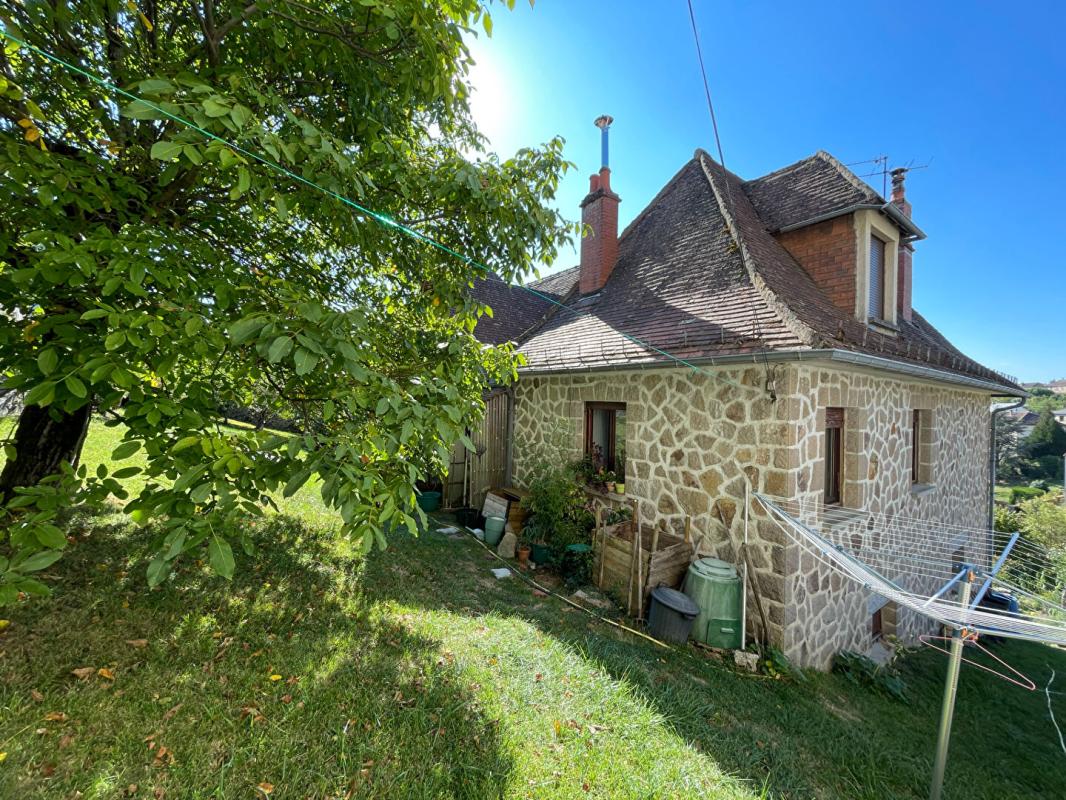 6 bedroom maison traditionnelle in Aurillac, Cantal, France