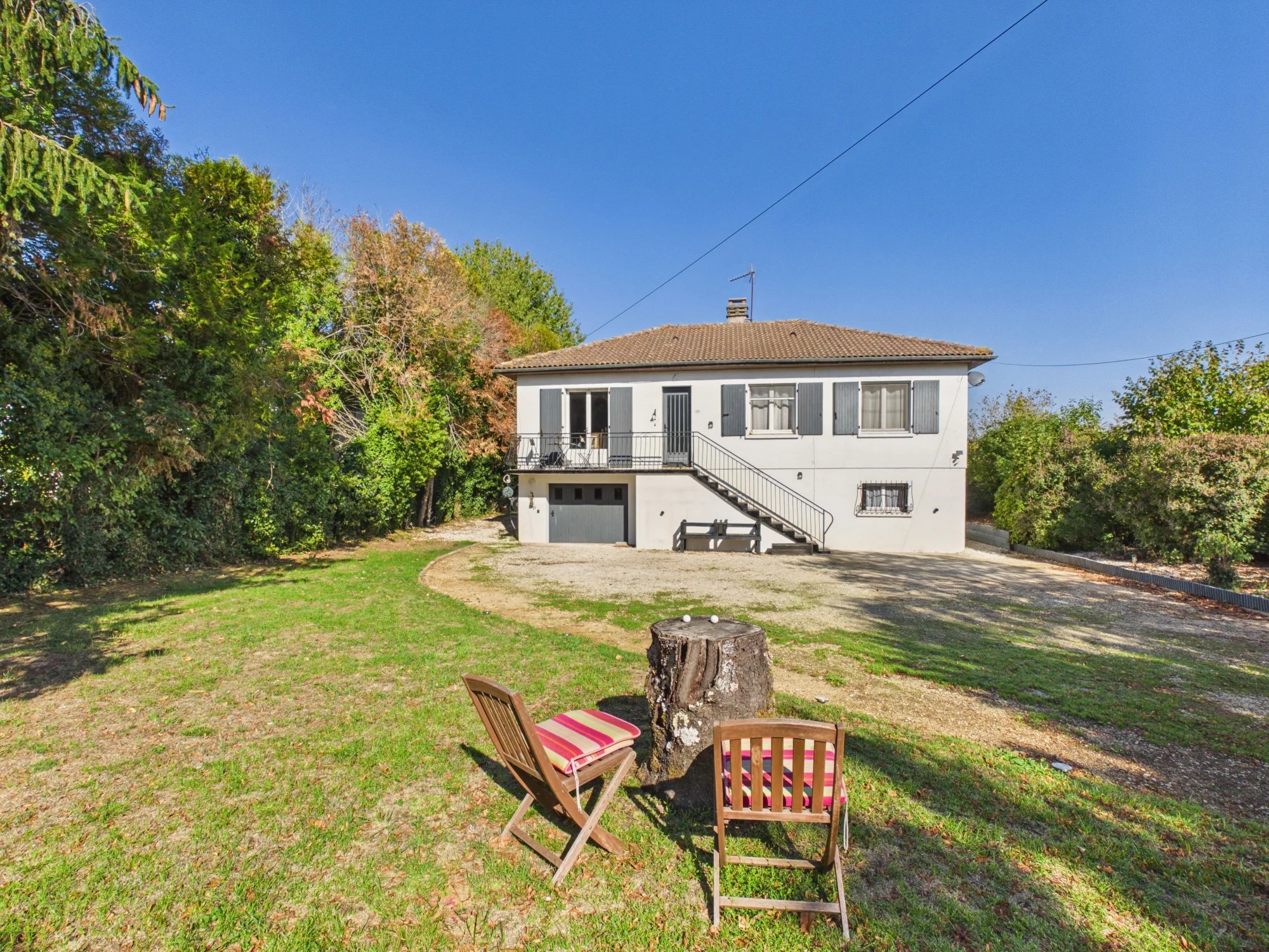 Versatile Village Home with Four Bedrooms and Lovely Views, Nouvelle-Aquitaine – France – BVI87573