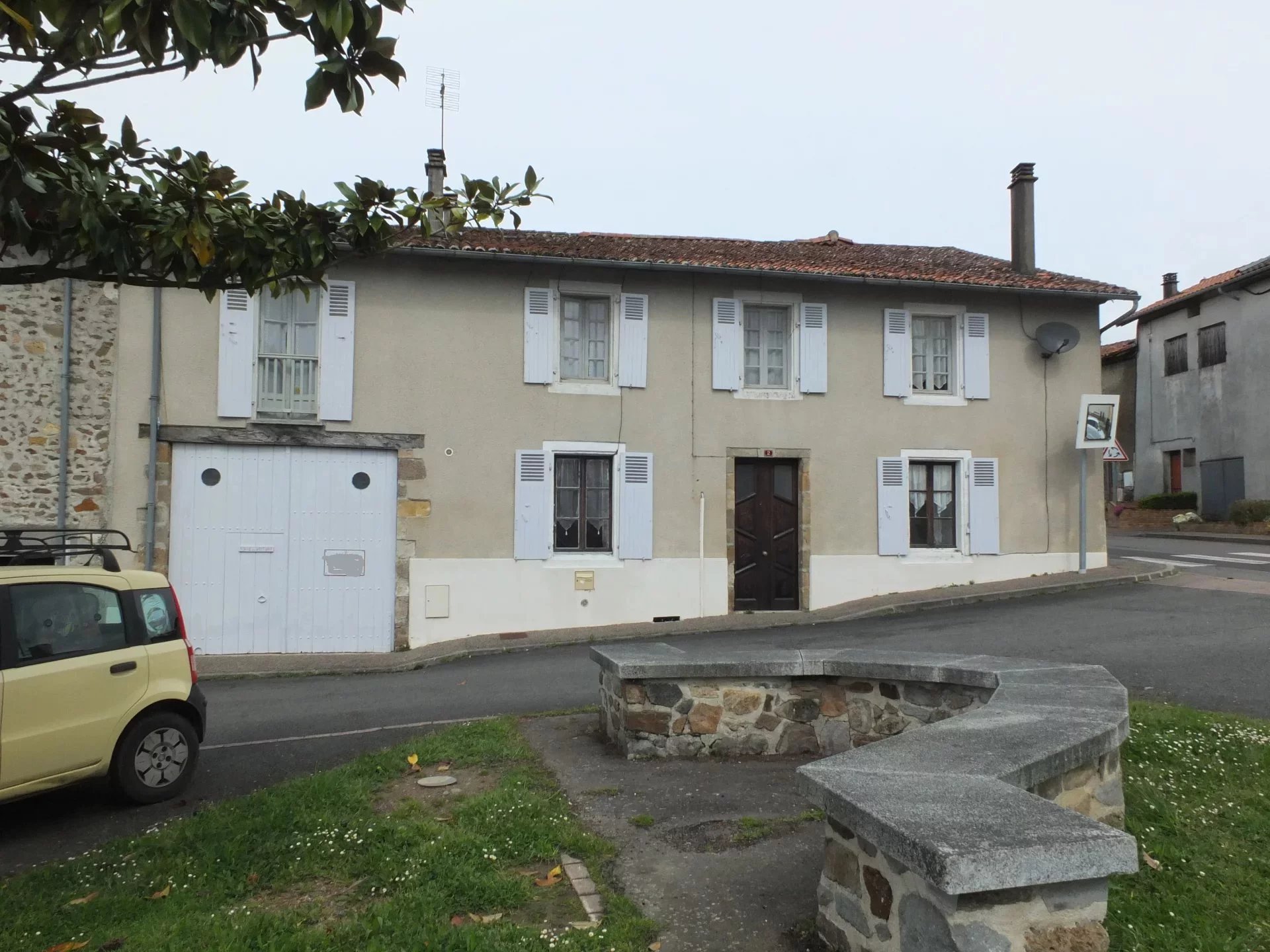 Spacious Village Home Full of Character and Potential, Nouvelle-Aquitaine – France – BVI80623