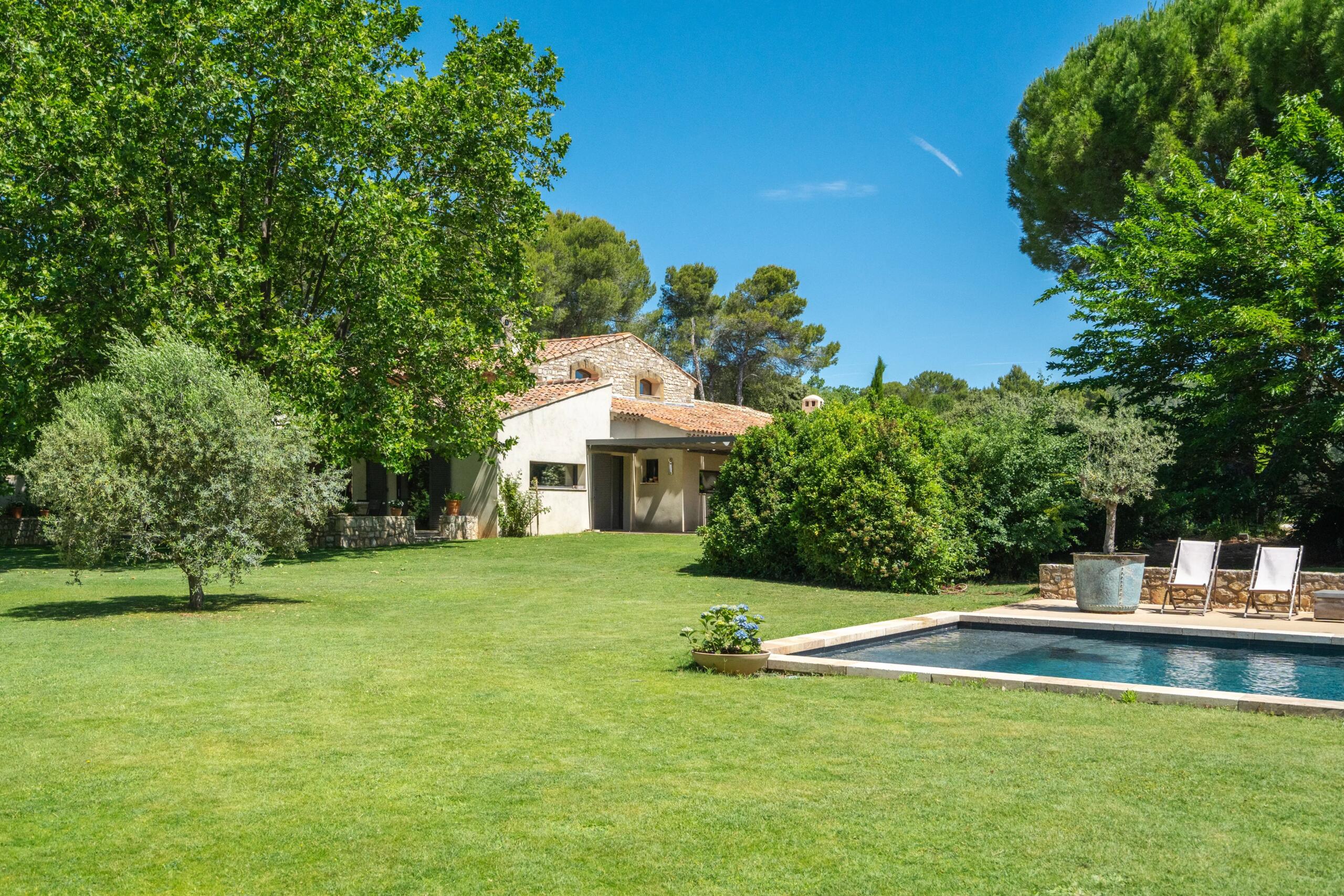 Property in Aix-en-Provence North, Provence-Alpes-Côte d’Azur – France – BVI78563