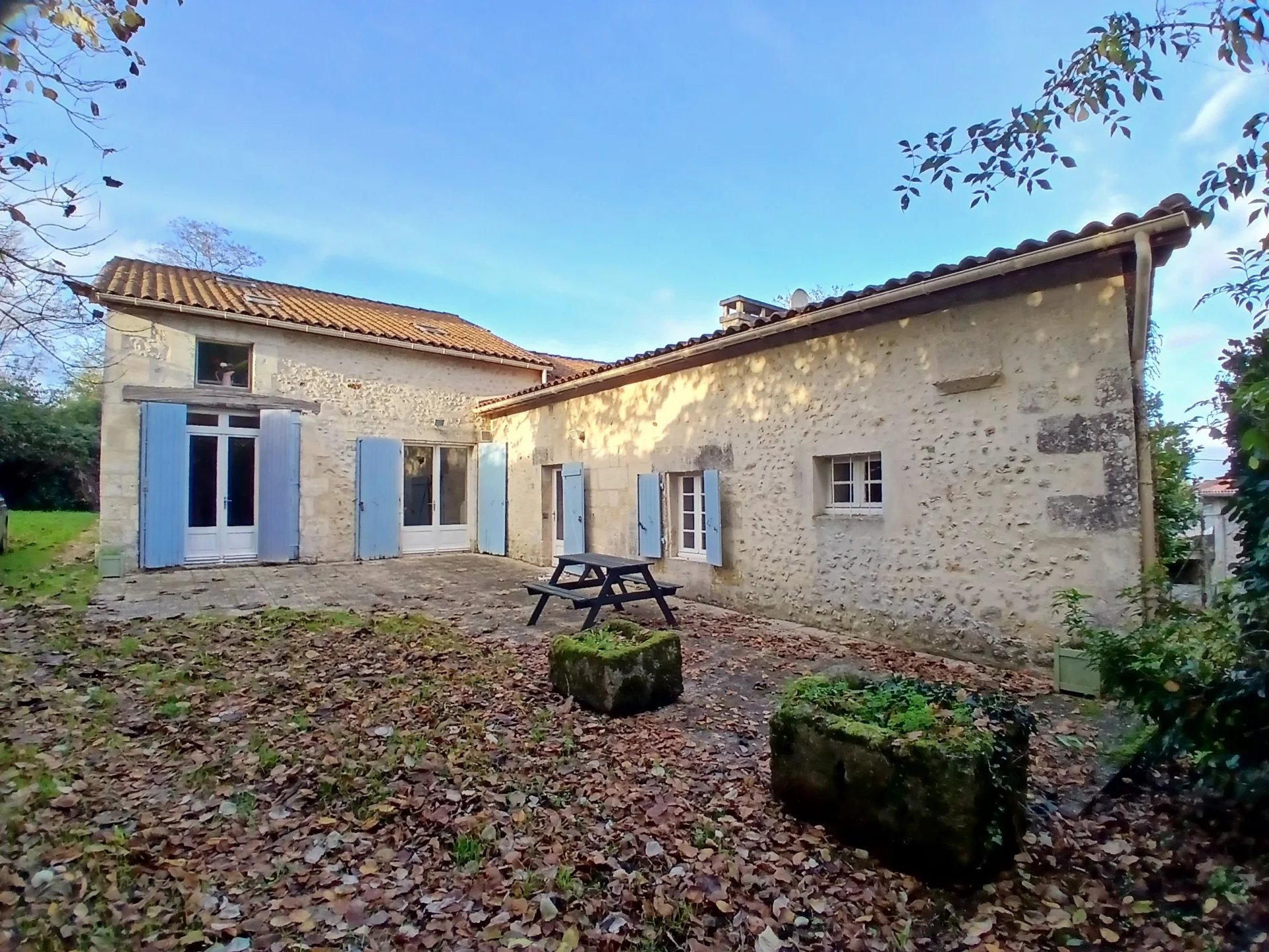 Renovated three bedroom property with lovely views, Nouvelle-Aquitaine – France – BVI83298