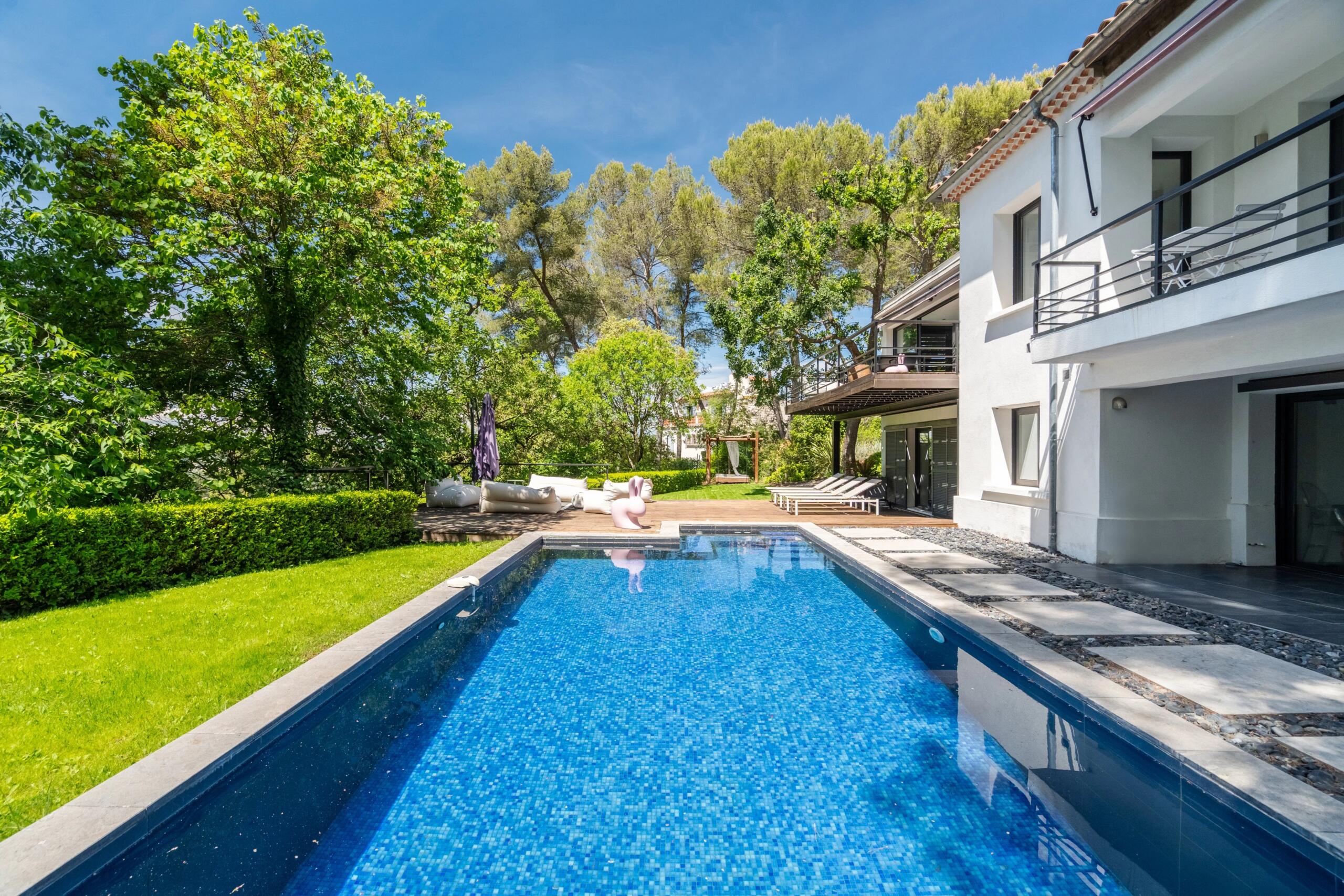 Contemporary Architect-Designed Residence – Aix-en-Provence, Provence-Alpes-Côte d’Azur – France – BVI84602