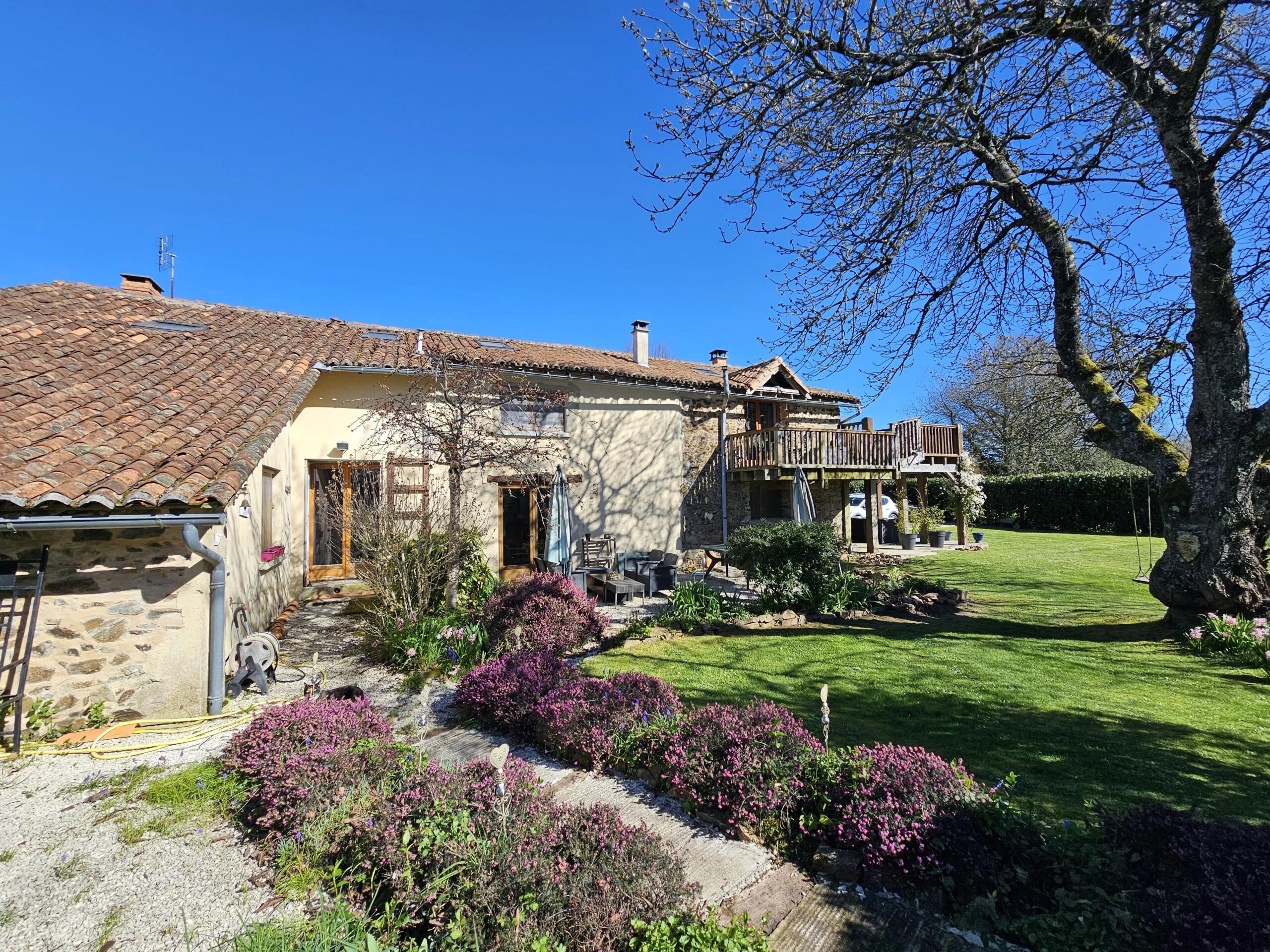 A Characterful Countryside Cottage with Guest Gîte, Nouvelle-Aquitaine – France – BVI83142