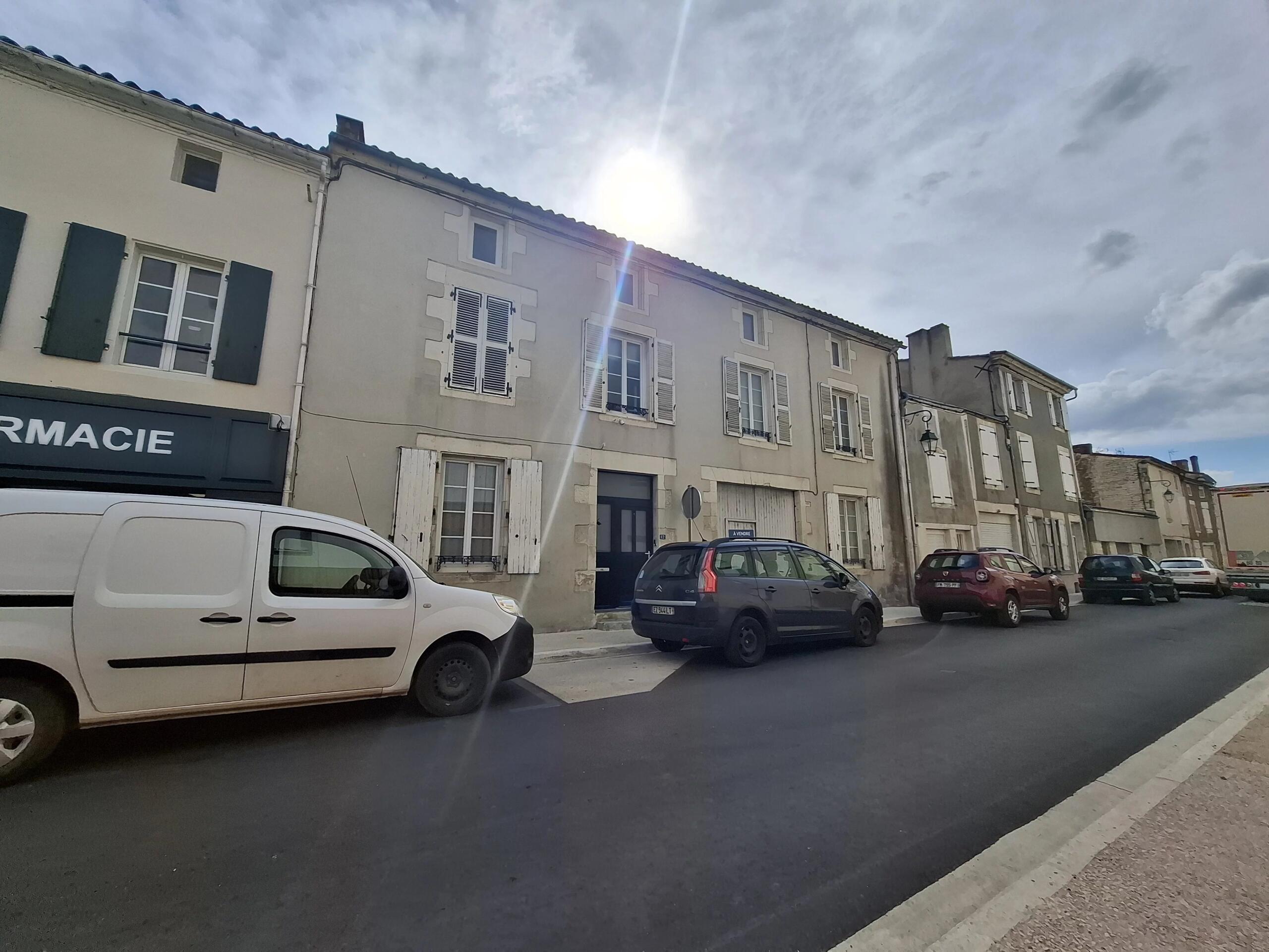 Spacious Stone House with Two large Barns and private gardens, Nouvelle-Aquitaine – France – BVI84378