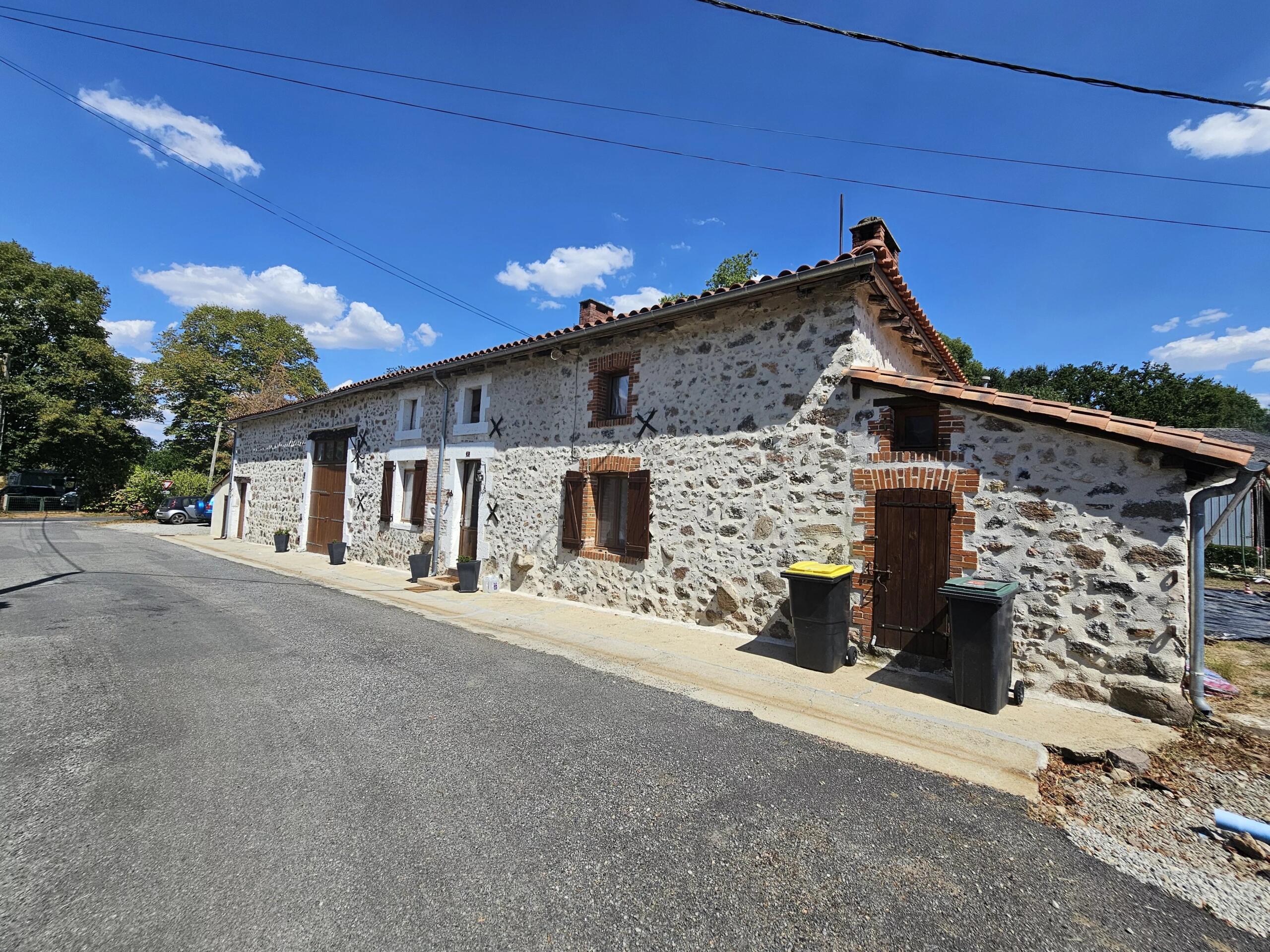 Character Smallholding with Over 1 Hectare of Land – A Rare Lifestyle Opportunity, Nouvelle-Aquitaine – France – BVI86954