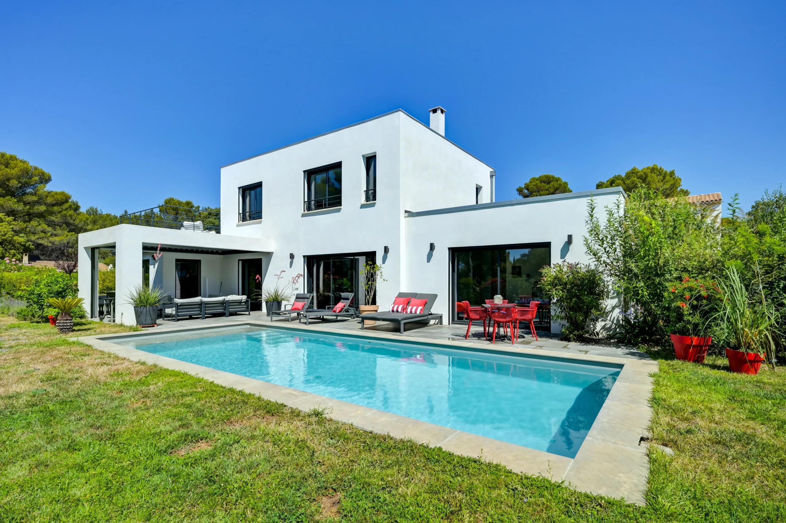 Contemporary house in the Aix-en-Provence region, Provence-Alpes-Côte d’Azur – France – BVI87689