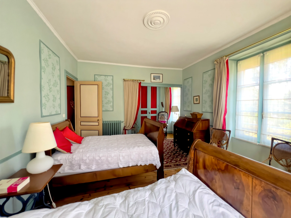 Elegant Art Deco Home | 5 Beds | 3 Bath | Library | Solarium | Wine Cellar | Garden | Near Pau