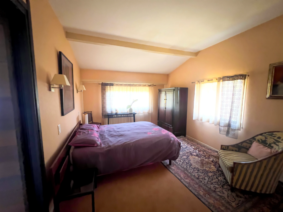 Elegant Art Deco Home | 5 Beds | 3 Bath | Library | Solarium | Wine Cellar | Garden | Near Pau