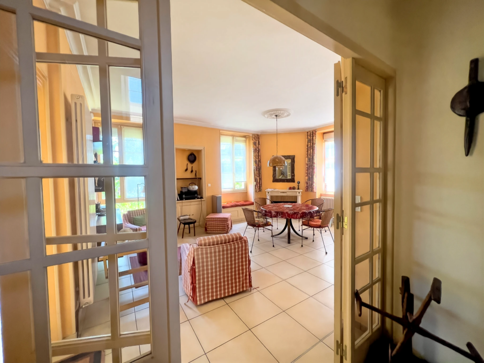 Elegant Art Deco Home | 5 Beds | 3 Bath | Library | Solarium | Wine Cellar | Garden | Near Pau