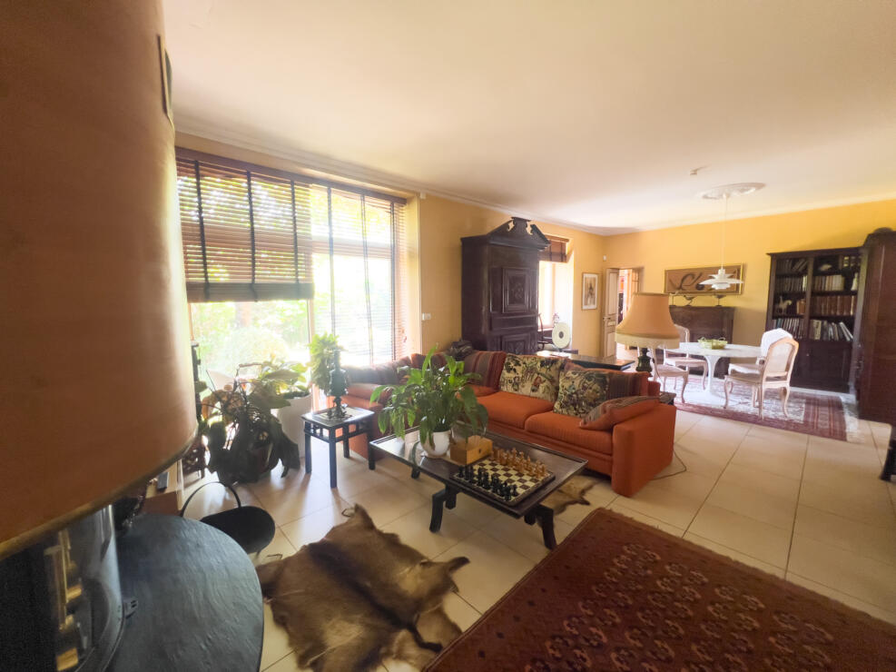Elegant Art Deco Home | 5 Beds | 3 Bath | Library | Solarium | Wine Cellar | Garden | Near Pau