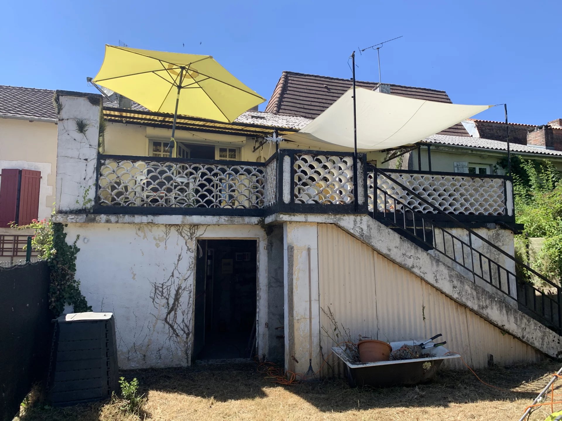 Charming Village Home with Hidden Potential – Mialet, Dordogne, Nouvelle-Aquitaine – France – BVI81997