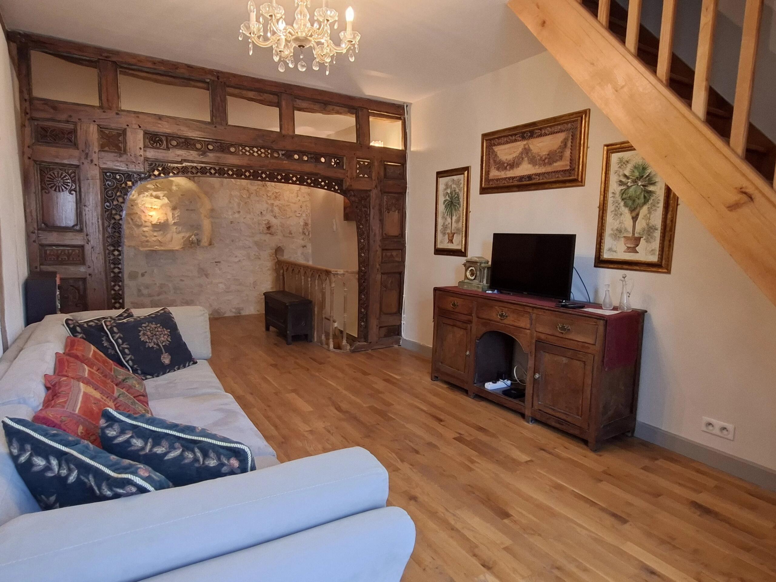 Delightful Hideaway Townhouse, Nouvelle-Aquitaine – France – BVI86514