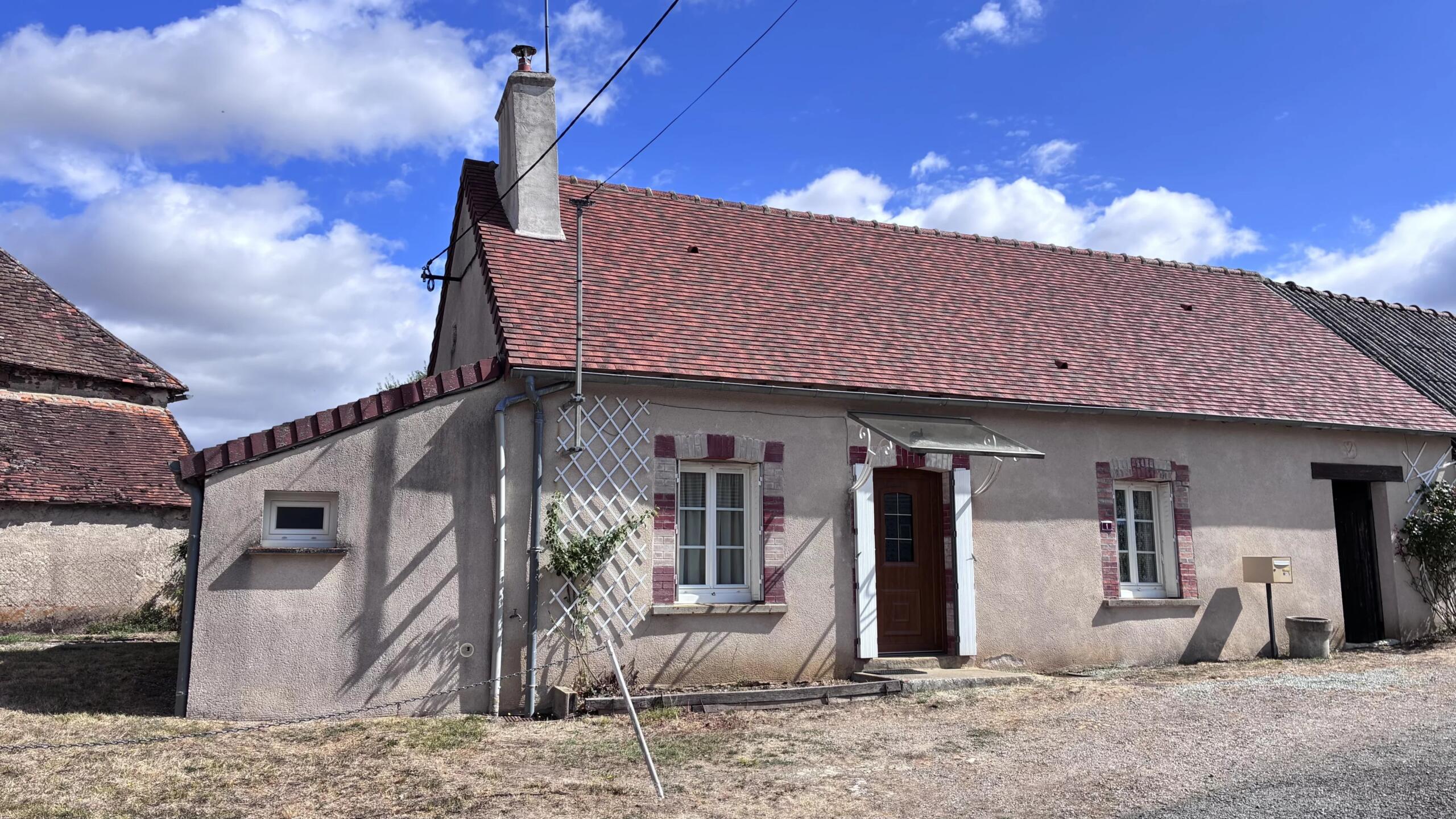 Small village house with barn and land, Nouvelle-Aquitaine – France – BVI86694