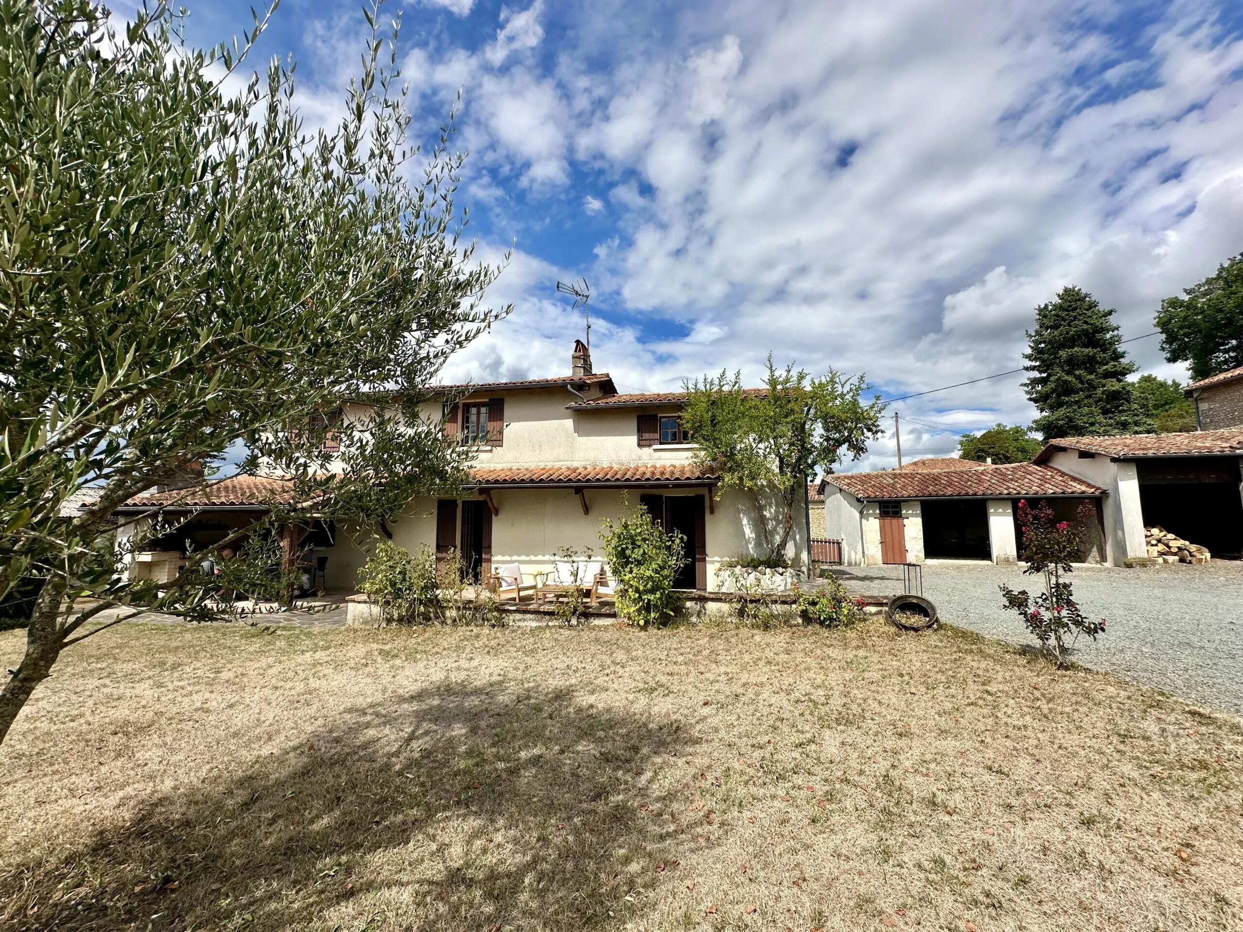 Well maintained spacious detached house with lovely views., Nouvelle-Aquitaine – France – BVI87132