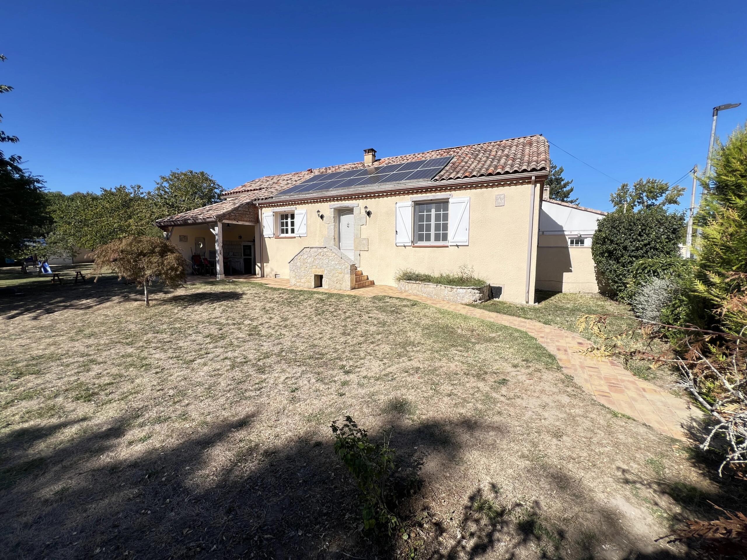 House with Pool, Independent Apartment and Attractive Grounds – Marmande, Nouvelle-Aquitaine – France – BVI87300