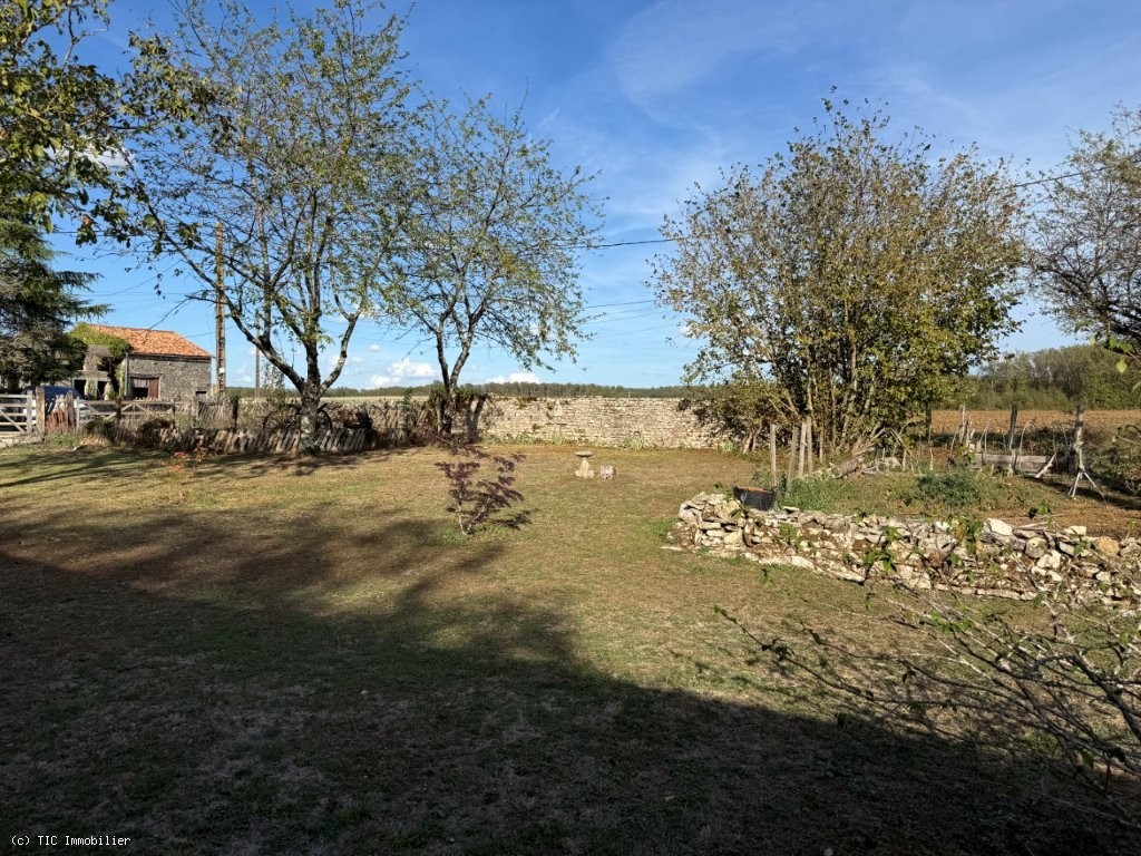 7 bedroom House in Verteuil-Sur-Charente, France – r7615