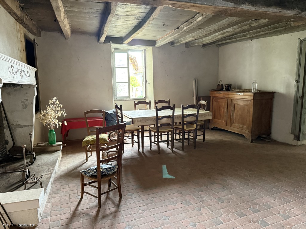 3 bedroom House in Aunac, France – r7612