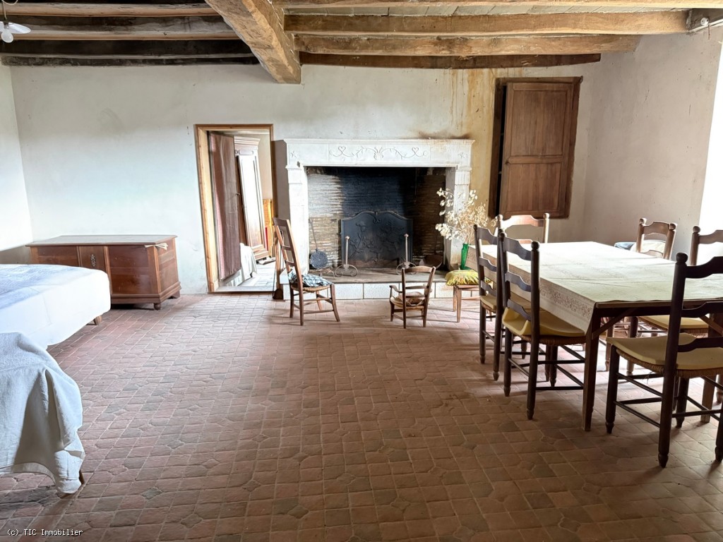 3 bedroom House in Aunac, France – r7612