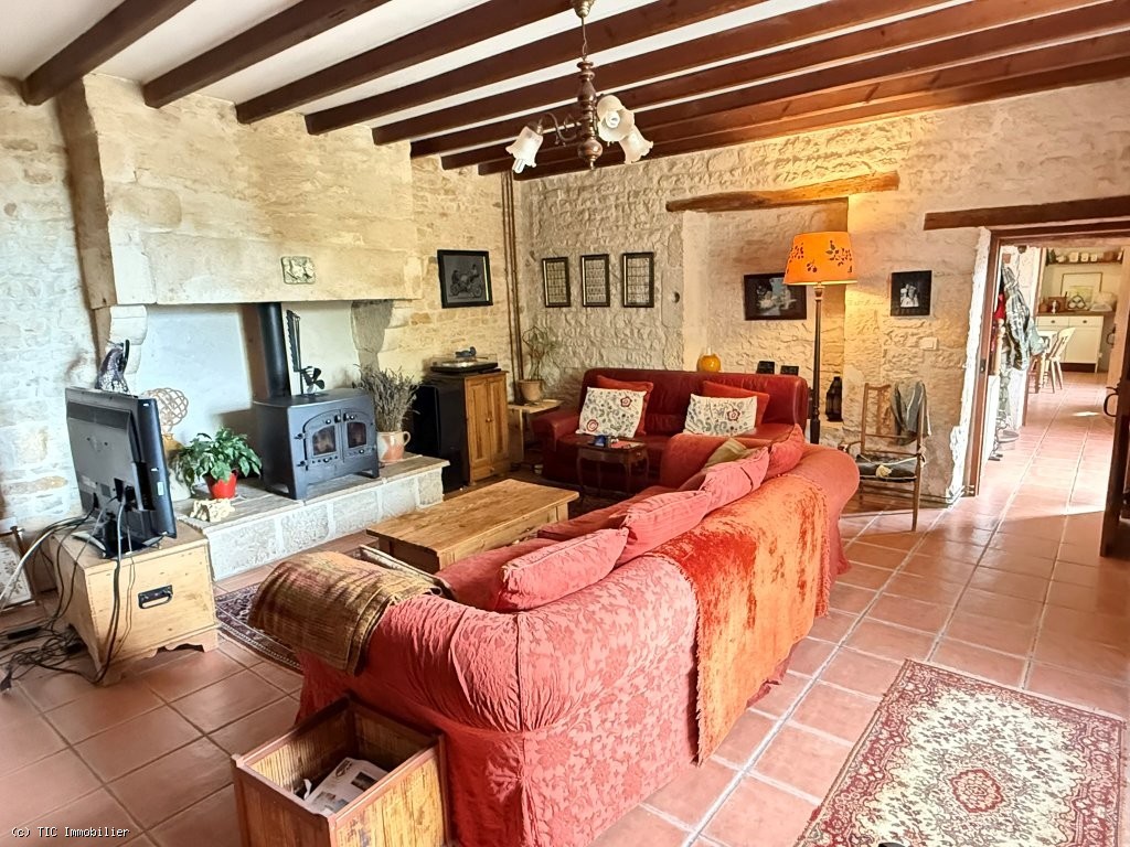 3 bedroom House in Villefagnan, France – r7608